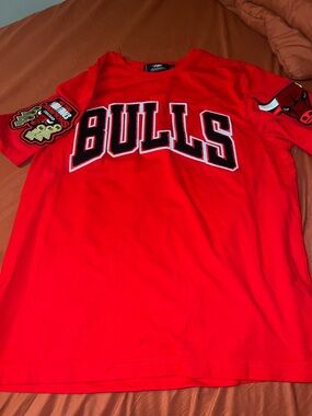 Chicago Bulls Red Graphic Tee with Sleeve Patches
